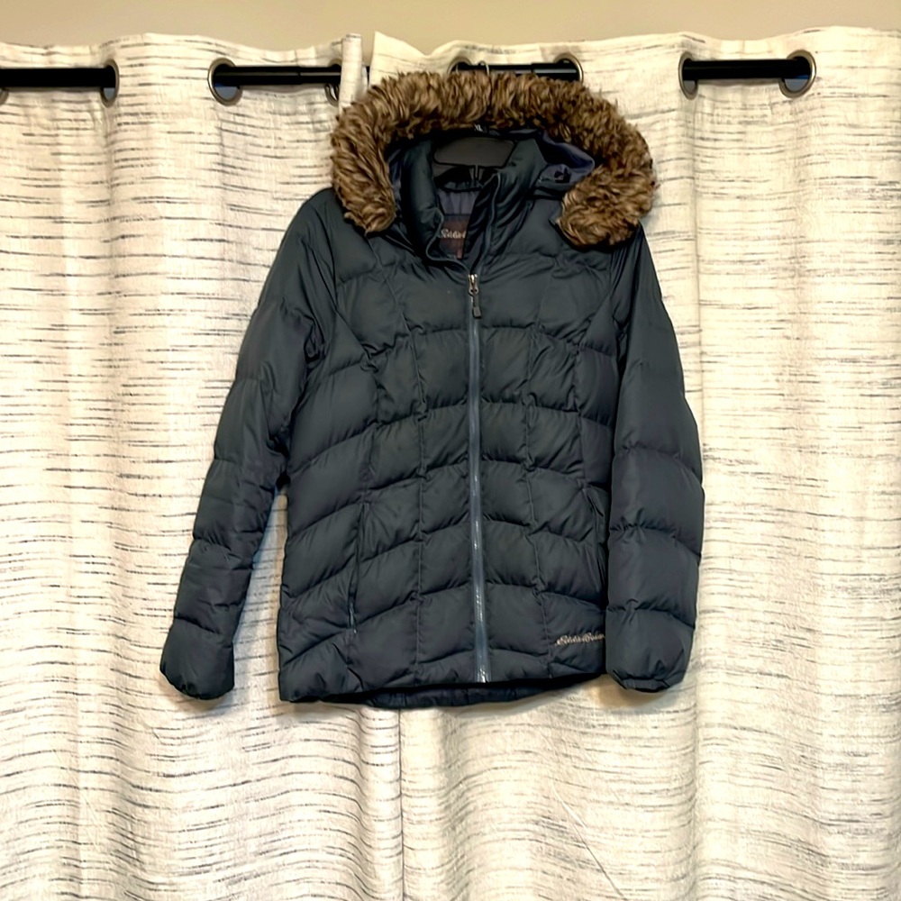 Eddie Bauer puffer hooded jacket is great for outdoor activities & cold weather